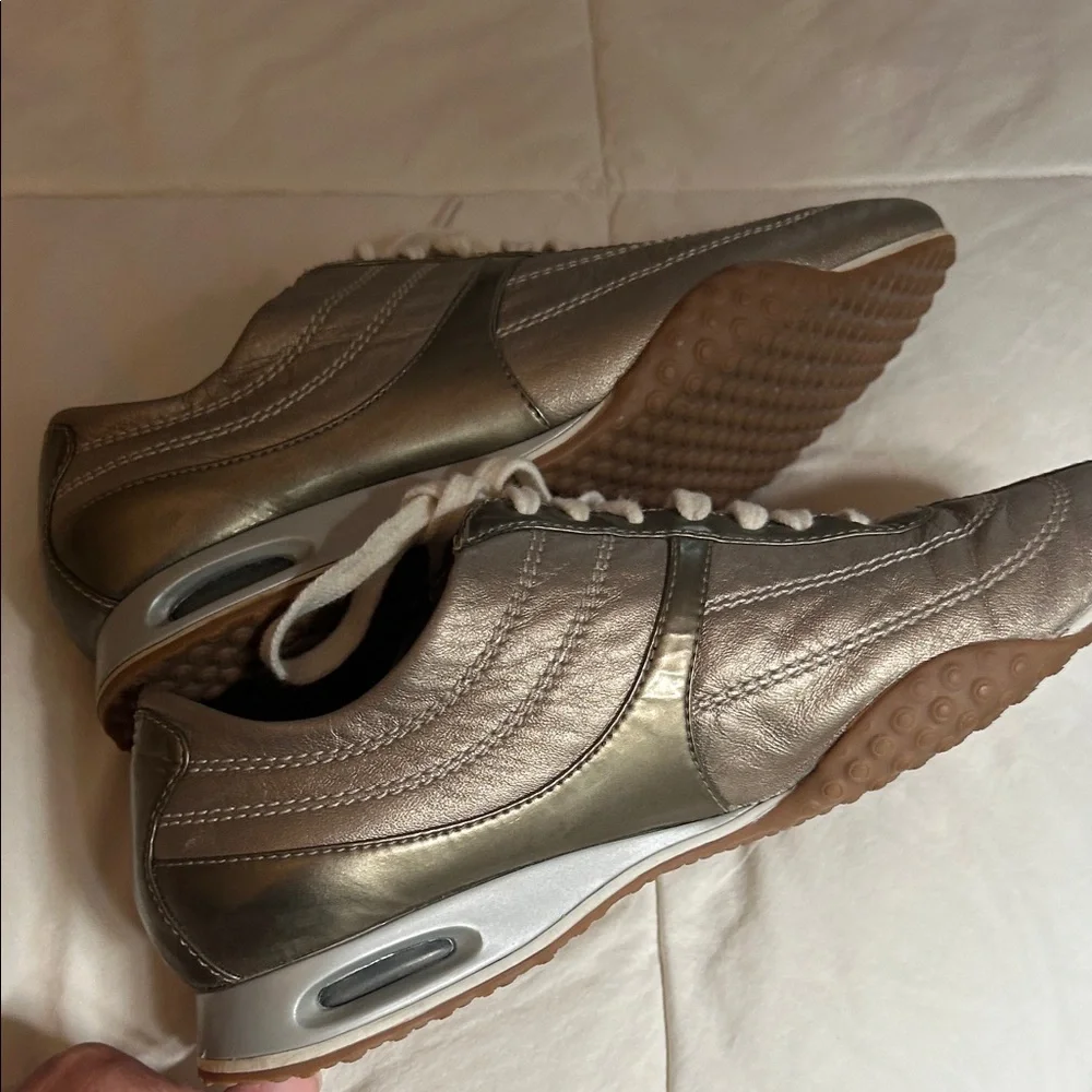Cole Haan/Nile Air Metallic Gold Women's Shoes with Ivory Laces/Size 7.5B - Picture 7 of 10